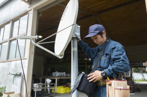 テレビの電波を受信する写真